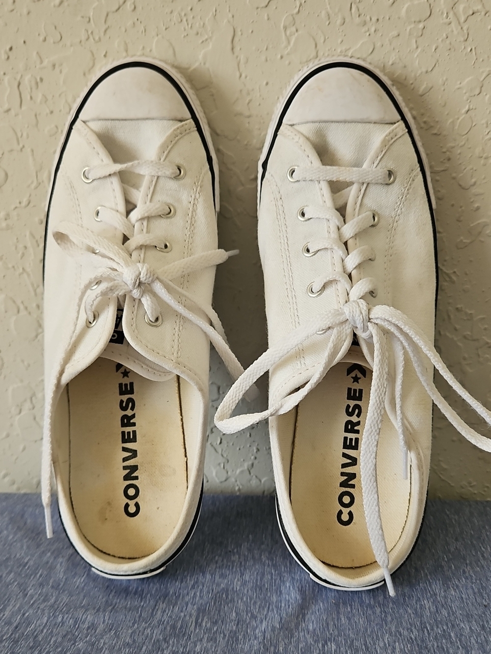 Converse Women's White Canvas Slip Ins, Size 7 - Picture 3 of 12